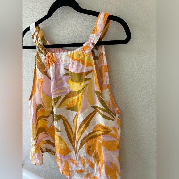 C&C California Floral 100% Linen Flowy Tank Shirt
Size Large - Picture 2 of 6